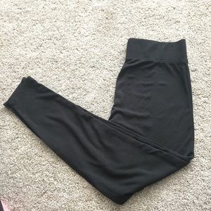 Black leggings